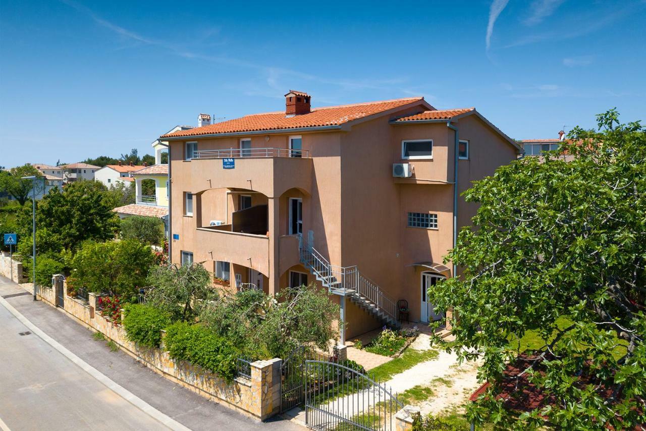 Vila Milla Premantura Exterior photo