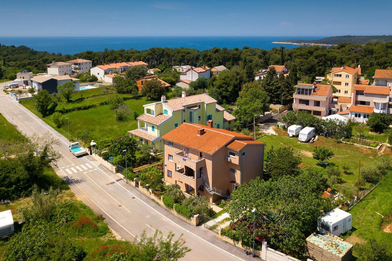 Vila Milla Premantura Exterior photo
